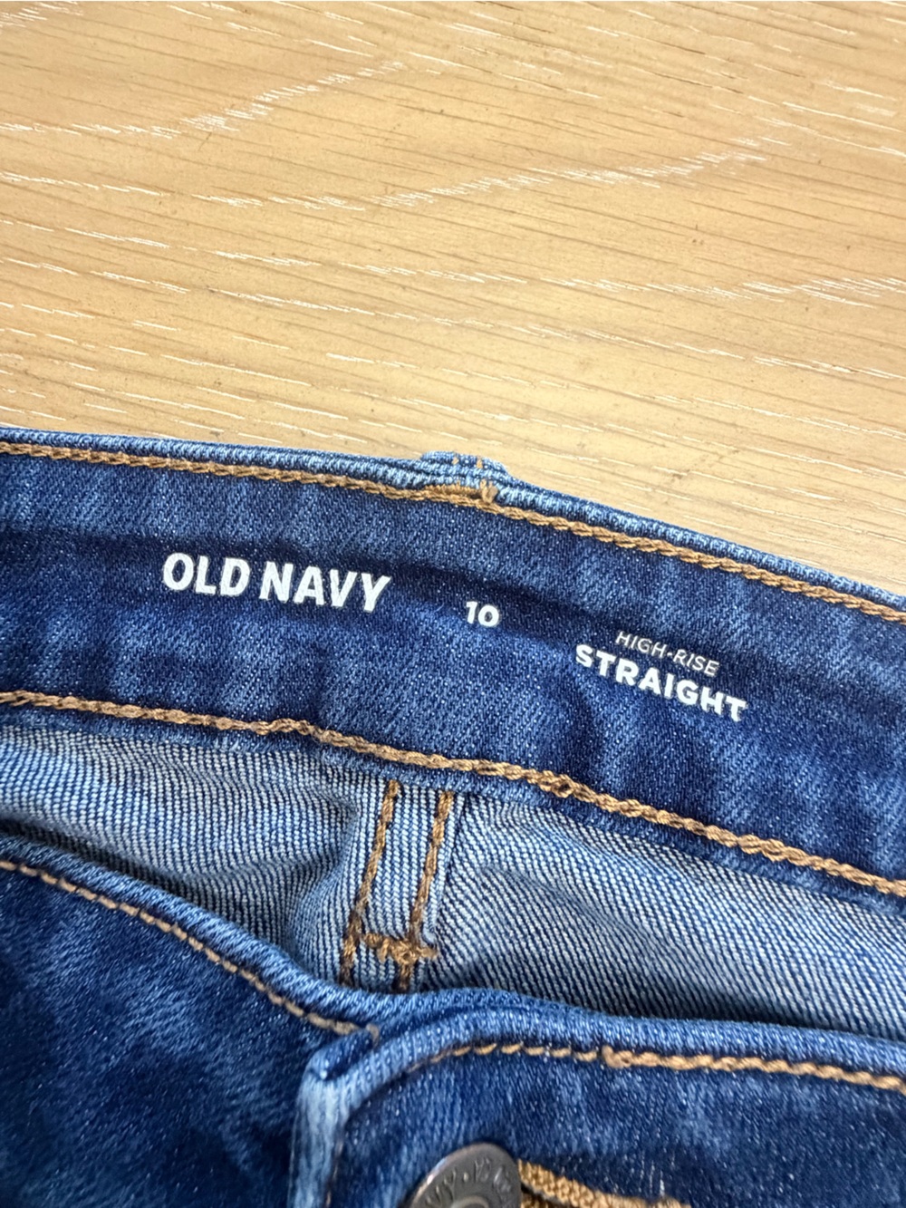 Old Navy Straight-Leg Jeans in Classic Blue Denim - Picture 4 of 7
